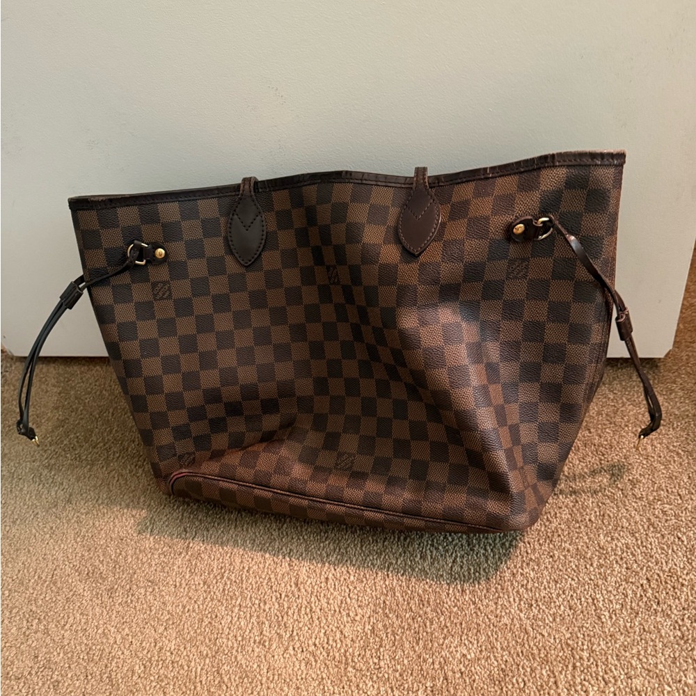 Designer Louis Vuitton  Checkered Tote Bag - Picture 3 of 6